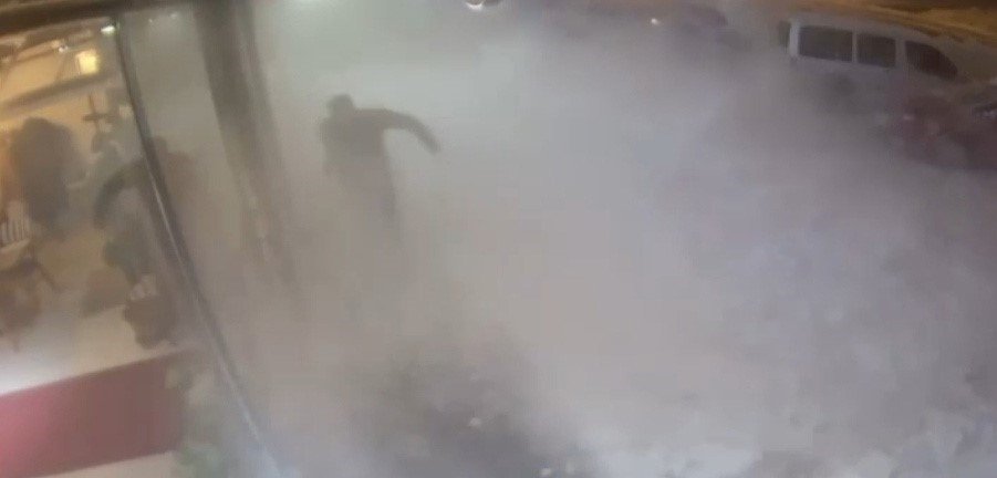 Kefeni son anda yırttı! Bakın ne oldu...