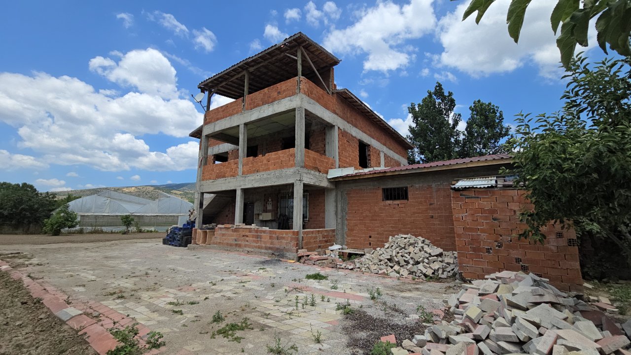 aw231510-02.jpg