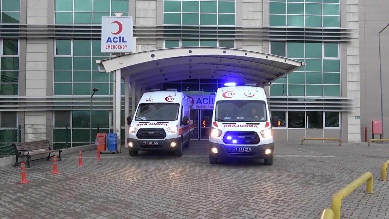 aw240020-02.jpg