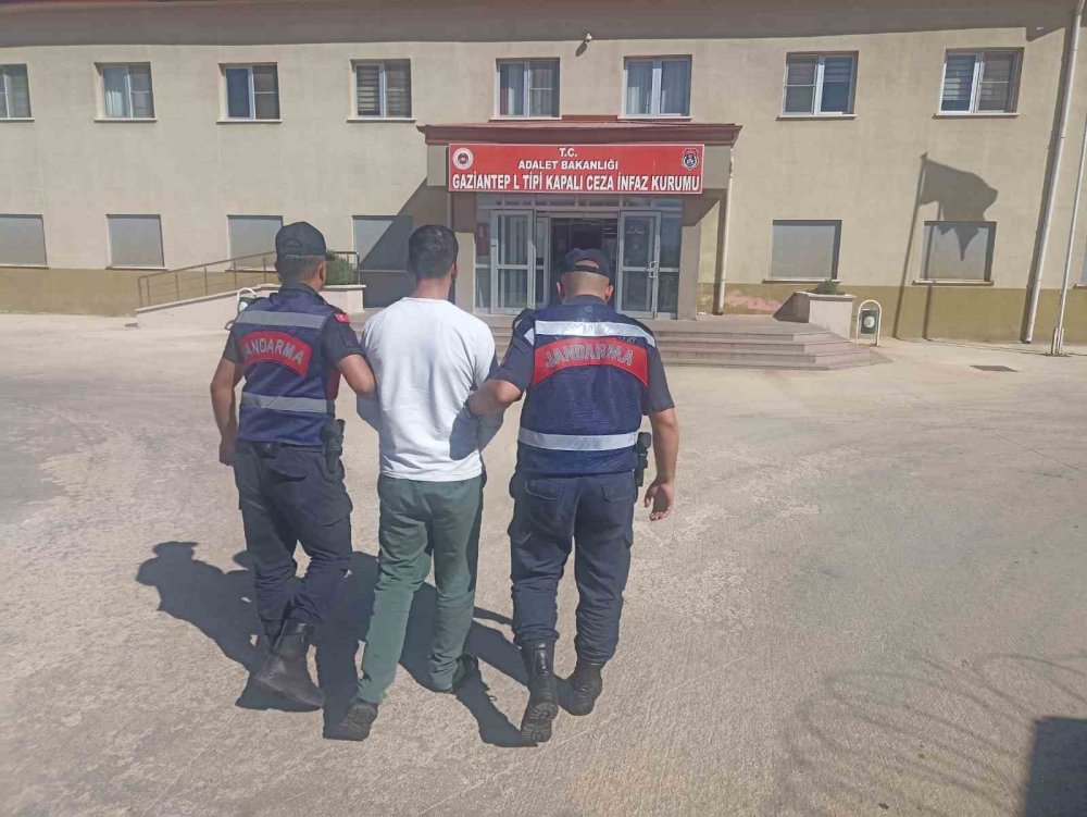 Hapis cezası bulunan firari bakın kendini nasıl ele verdi!