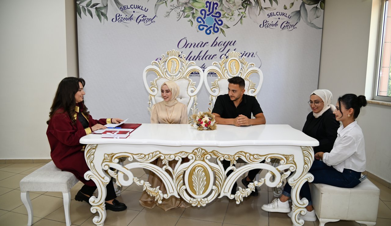 ilk-kadin-nikah-memuru-4.jpg