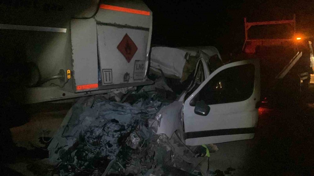 Konya- Karaman yolunda dehşet kaza! 20 yaşındaki sürücü can verdi