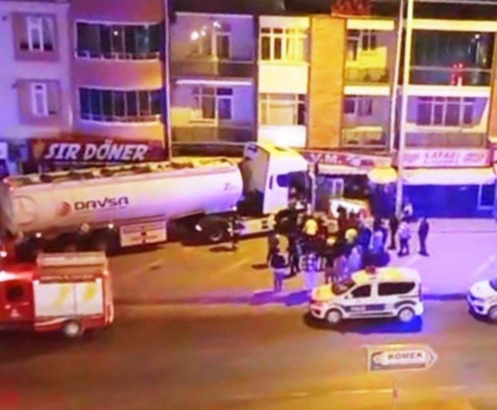 Kulu'da akaryakıt tankeri kontrolden çıktı:  Facianın eşiğinden dönüldü