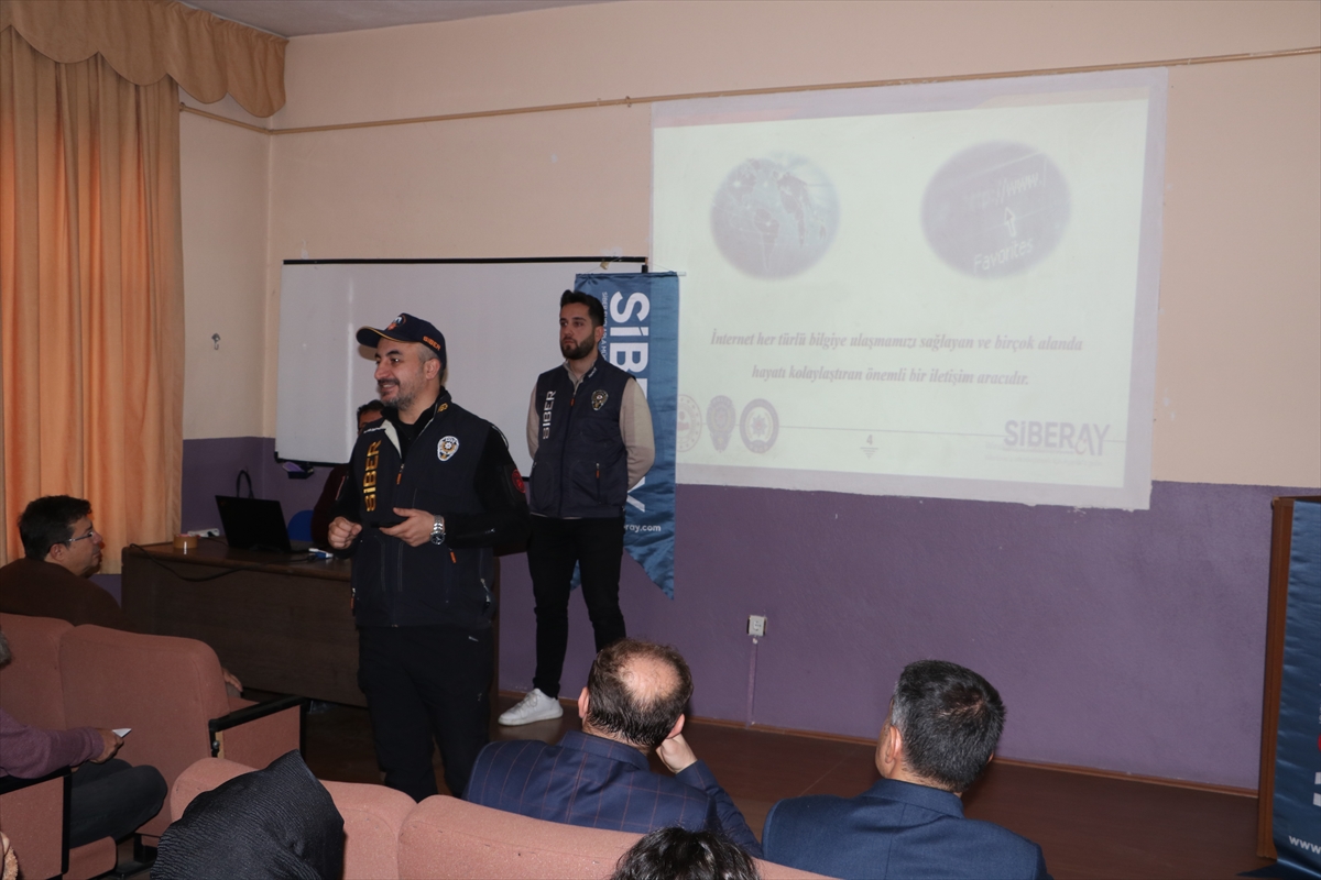 aa-20241205-36386803-36386800-sarayonunde-siber-farkindalik-egitimi-duzenlendi.jpg