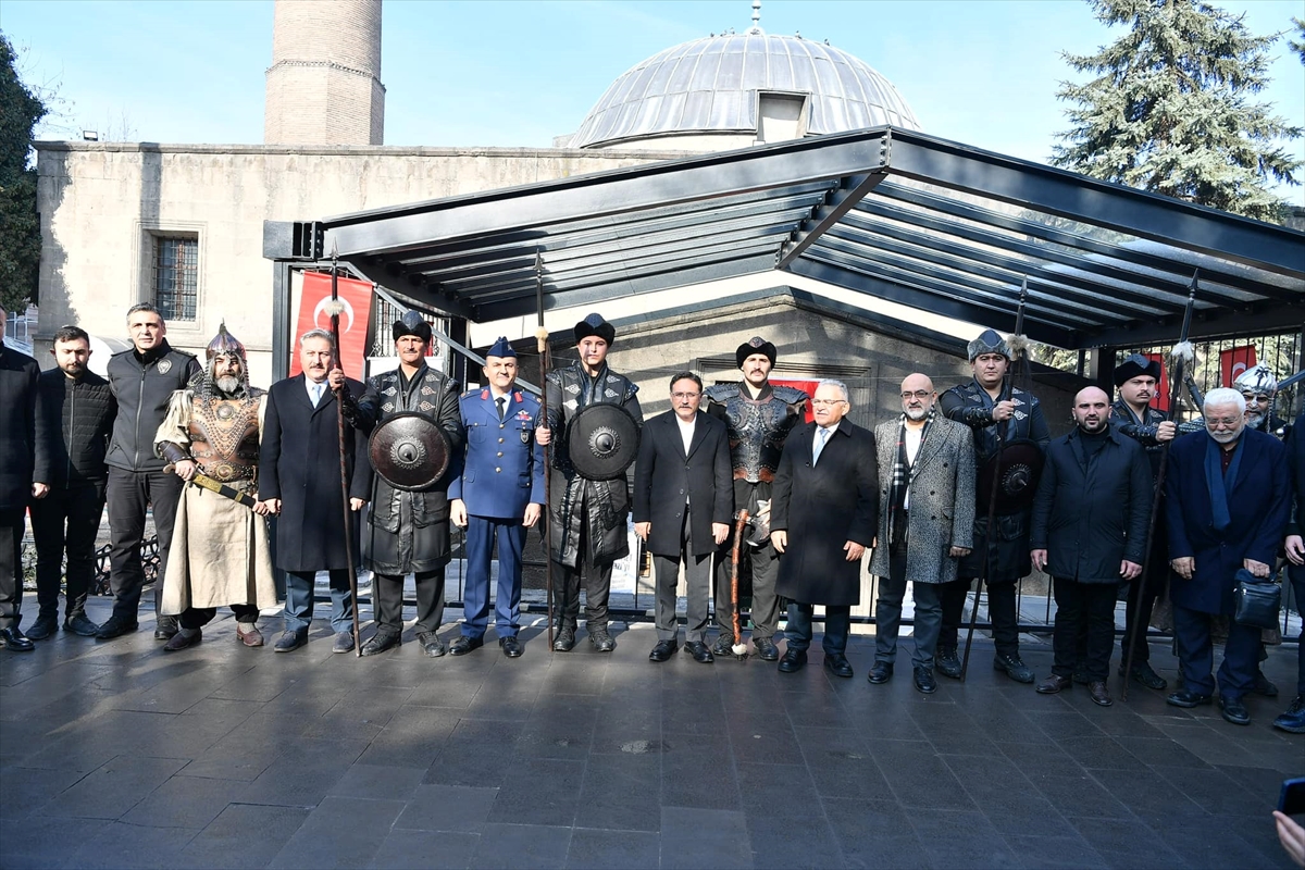 aa-20241207-36414627-36414625-danismentli-hukumdari-melik-muhammed-gazi-olumunun-881inci-yilinda-anildi.jpg