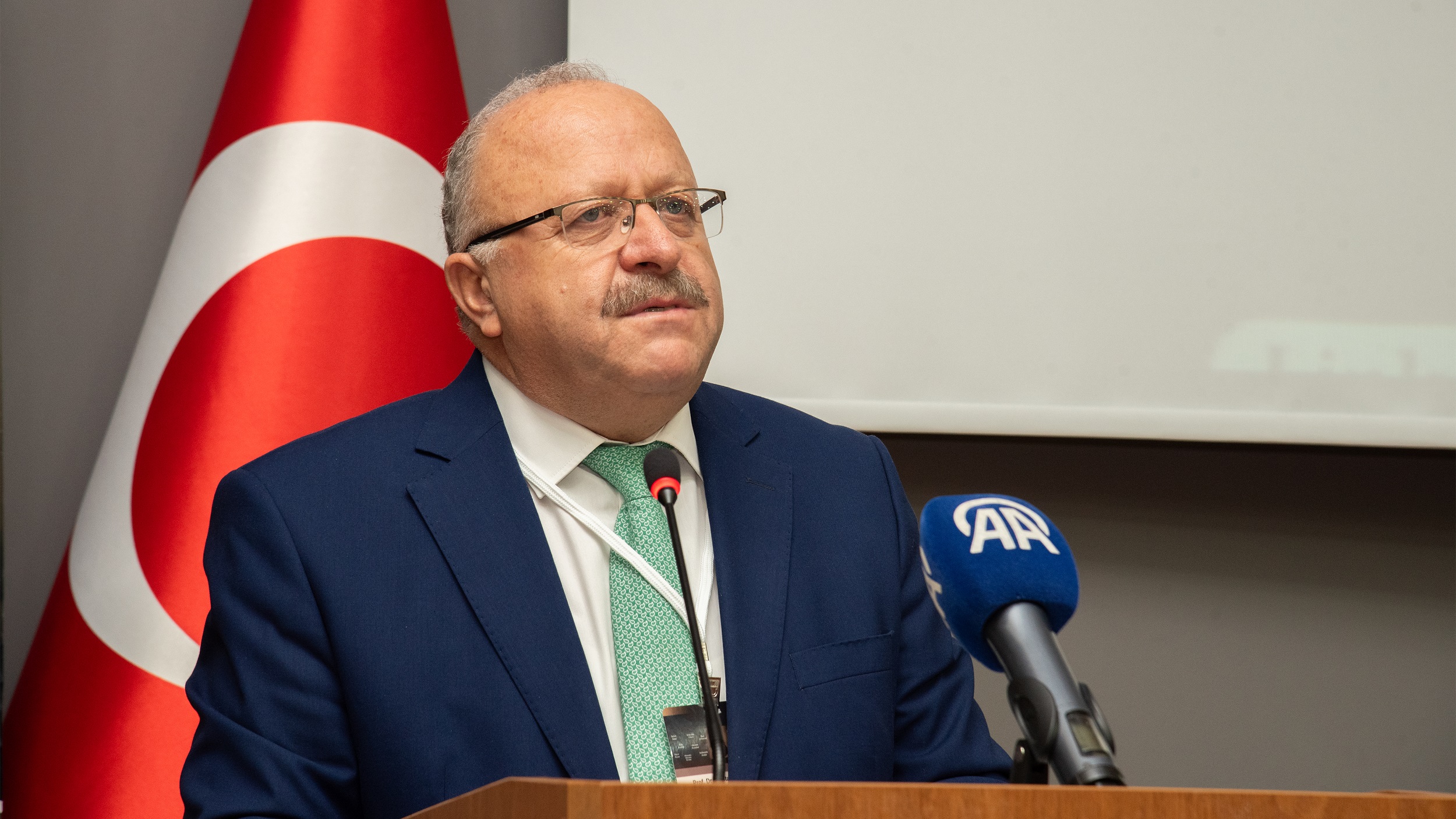 mevlananin-selcuklu-dunyasi-sempozyumu-gerceklestirildi-2.jpg