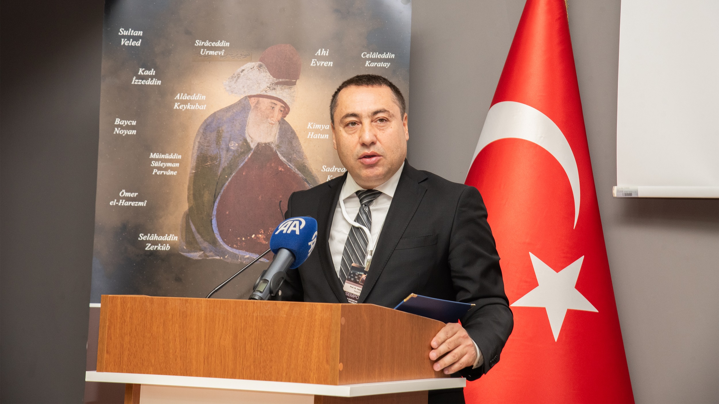 mevlananin-selcuklu-dunyasi-sempozyumu-gerceklestirildi-4.jpg