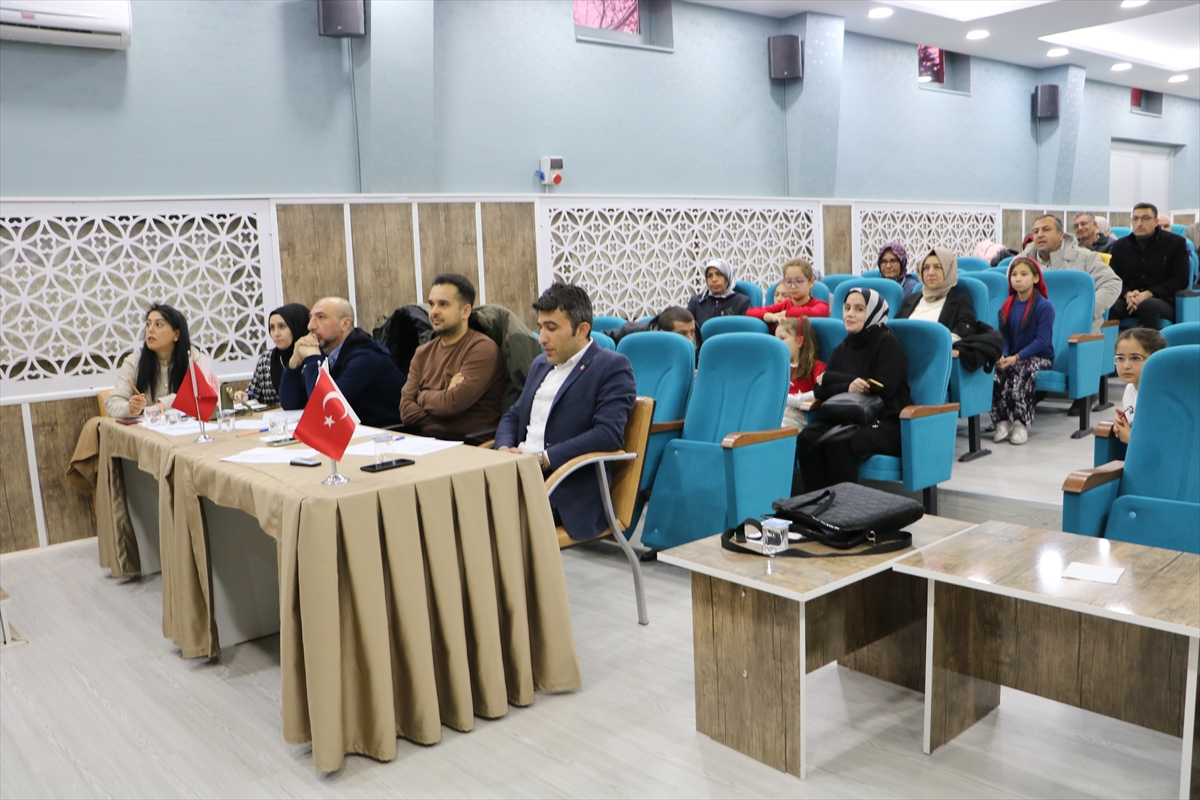 aa-20241219-36523579-36523575-sarayonunde-istiklal-marsini-guzel-okuma-yarismasi-duzenlendi.jpg
