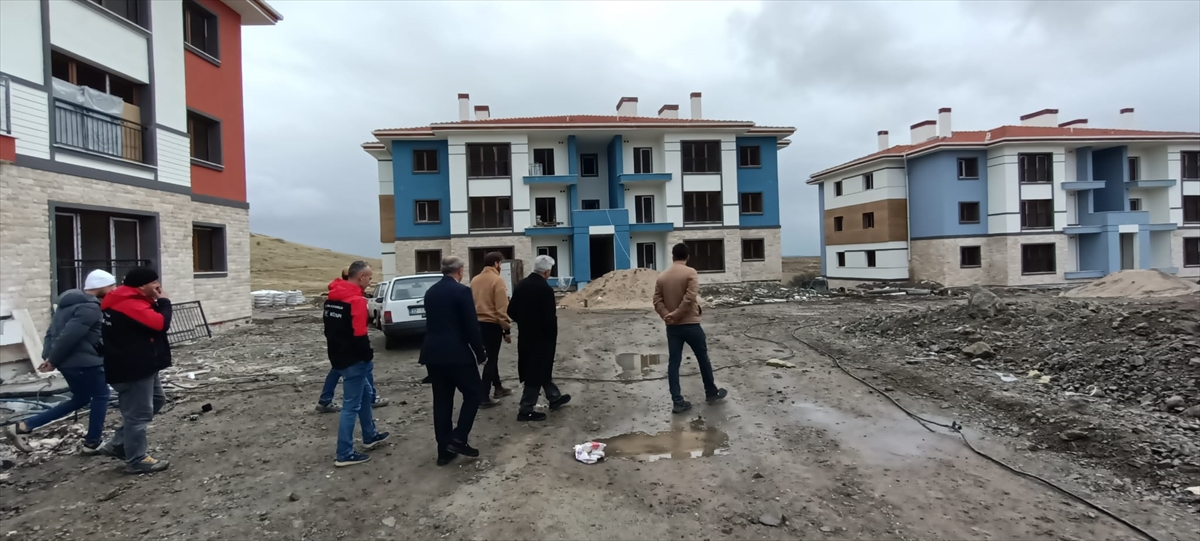 aa-20241220-36536692-36536690-huyuk-belediye-baskani-sefer-toki-insaatlarini-ziyaret-etti.jpg