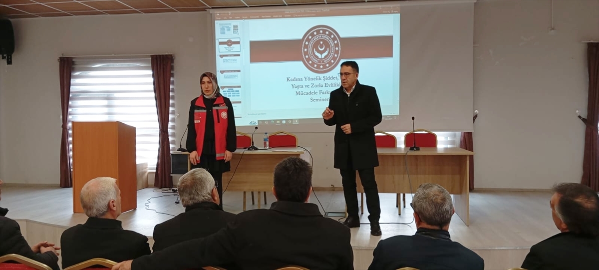 aa-20241225-36582106-36582103-yunakta-kadina-yonelik-siddet-ve-erken-yasta-evlilikle-mucadele-semineri-duzenlendi.jpg