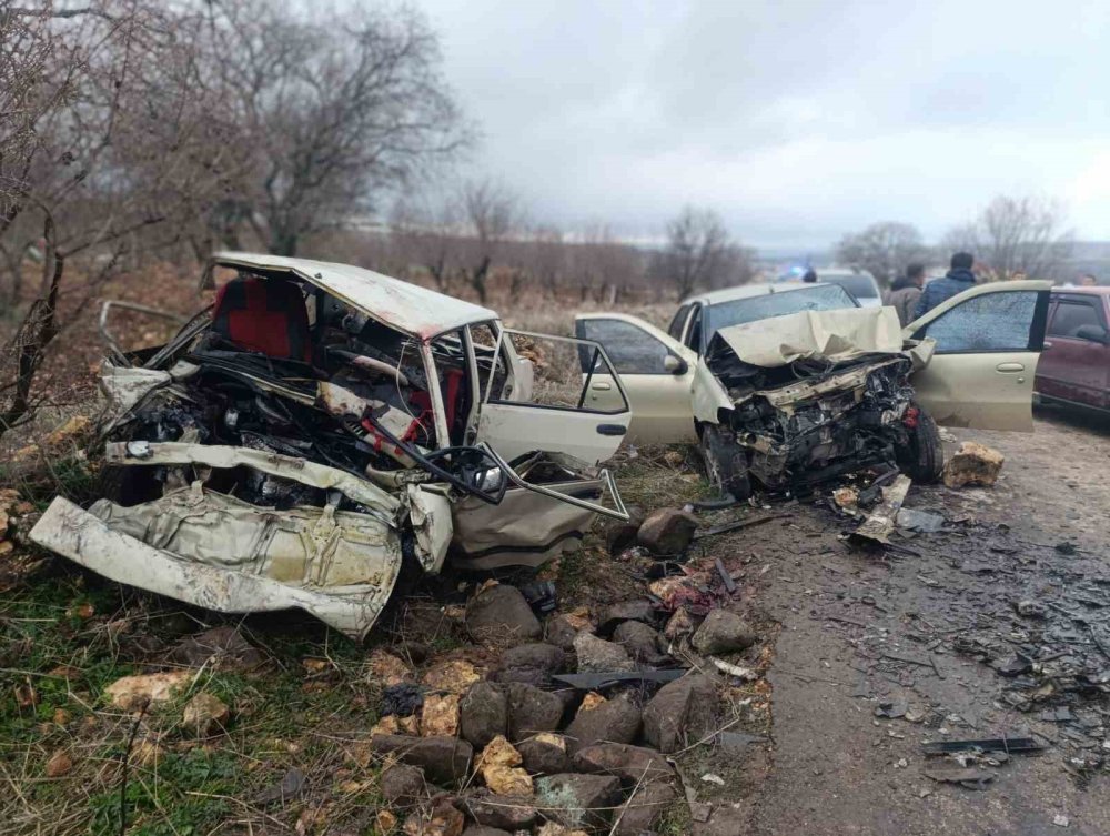 Fiat araçlar paramparça oldu! 4 ölü, 6 yaralı