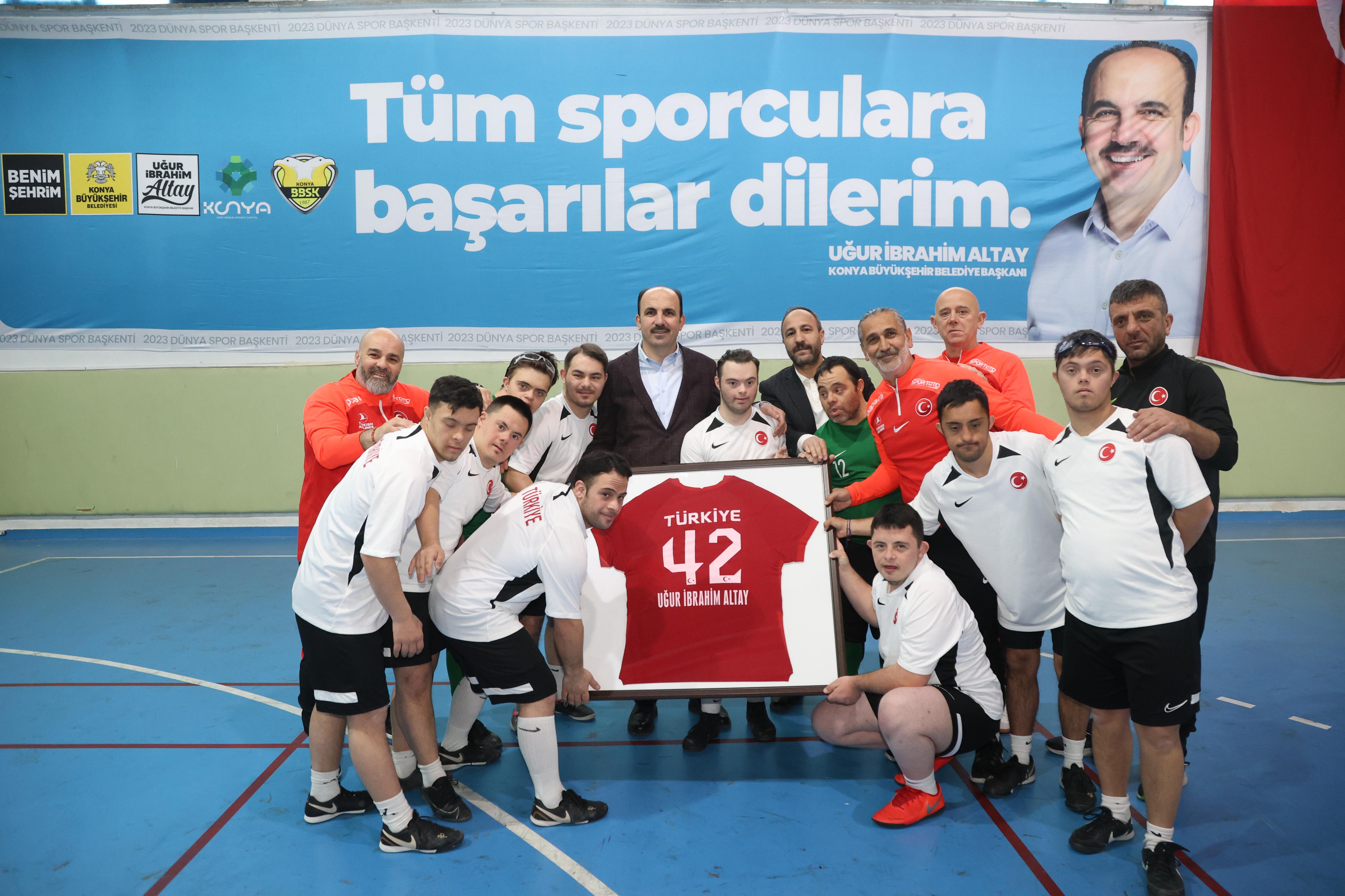 uecco6g9hvxaugscpepldeni00ddgaadmek3jkxo.jpg