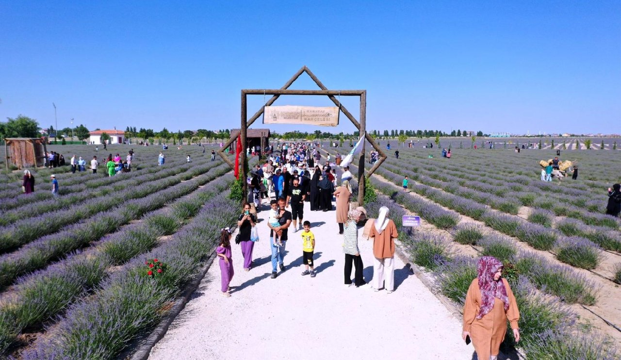 karatay-lavanta-bahcesi-kapilarini-vatandaslara-acti-jpg-1500.jpg