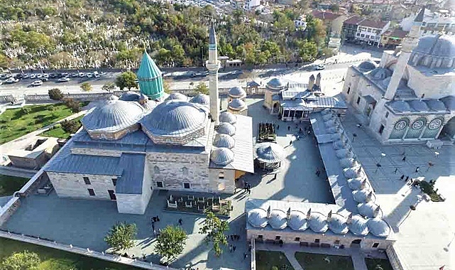 konya-mevlana-muzesi-ucretli-mi-2024-3358.jpg