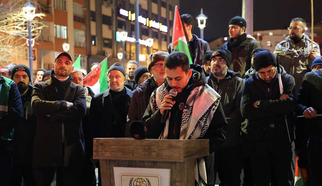 ihh-gazze-konya-yuruyus-2.jpg