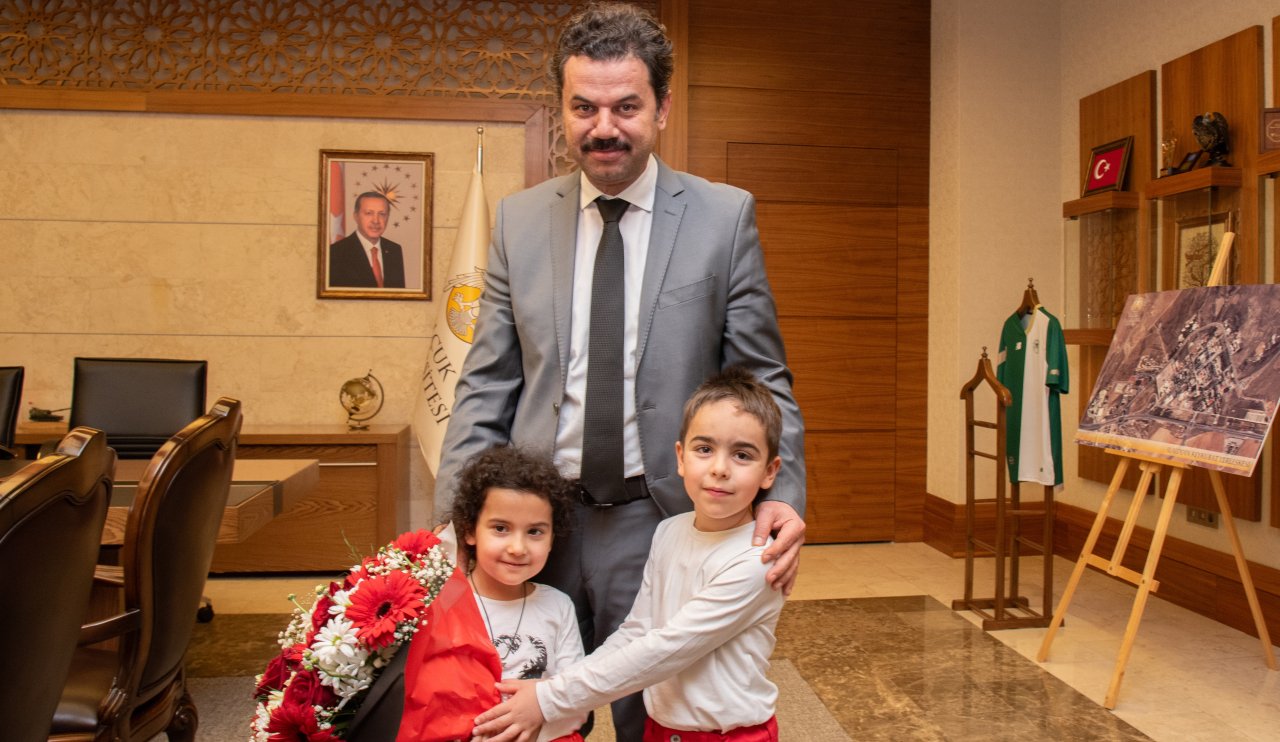 rektor-yilmaz-makamini-cocuklara-devretti-3.jpg