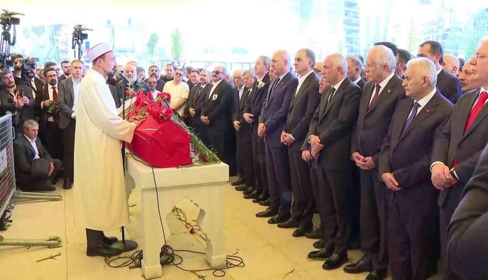 Sırrı Süreyya Önder toprağa verildi