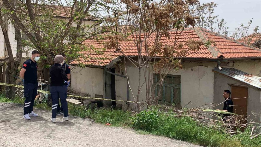 75 yaşındaki kadın ölü bulundu! Konya’ya getirilecek