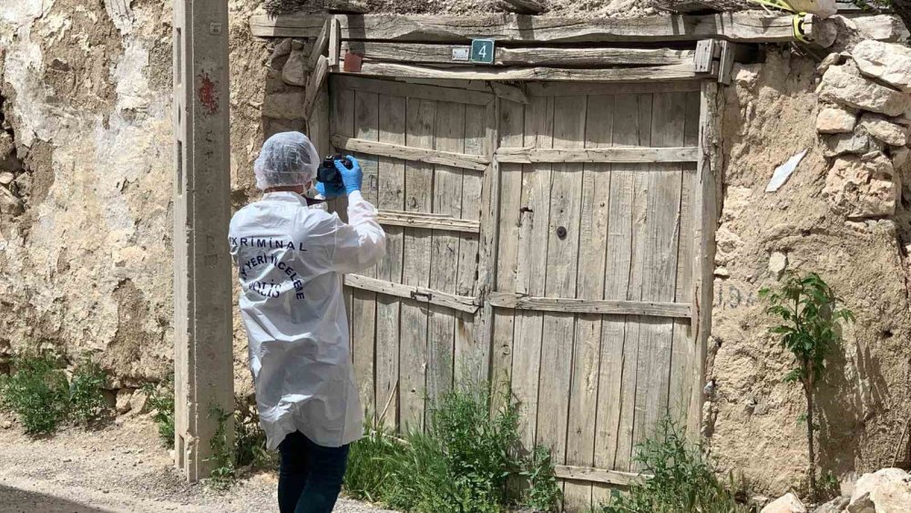 75 yaşındaki kadın ölü bulundu! Konya’ya getirilecek