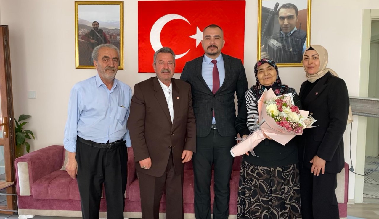 letisim-baskanligi-konya-bolge-mudurlugunden-sehit-annesine-anlamli-ziyaret-3.jpeg