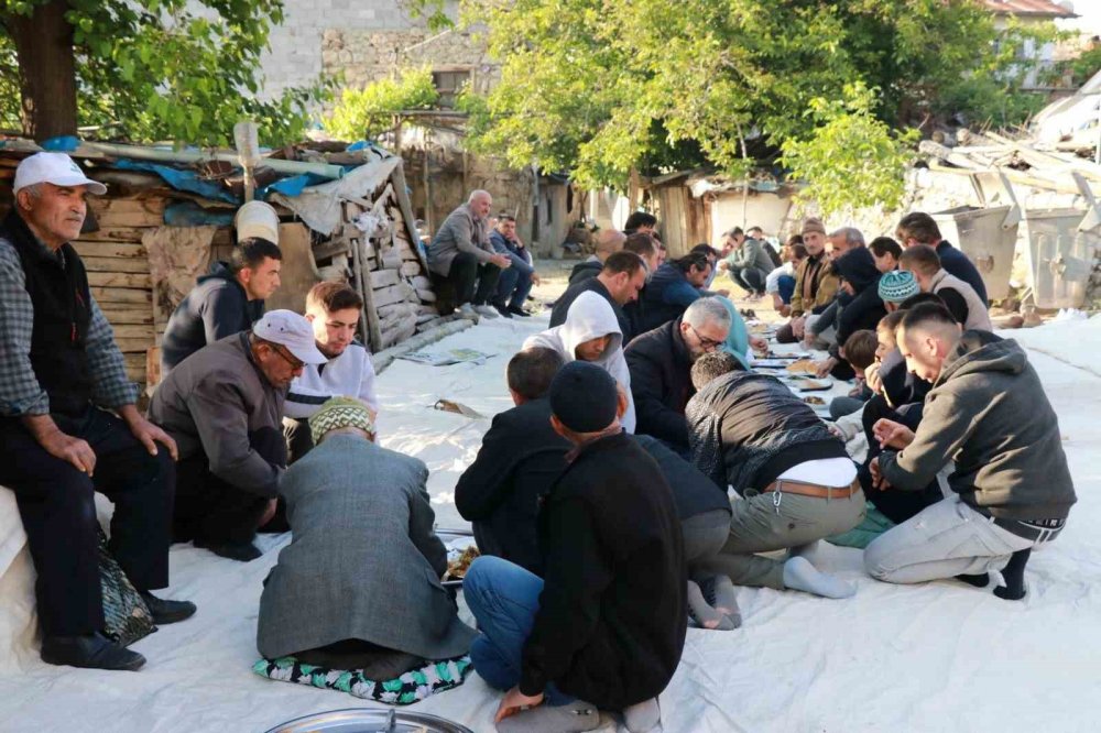 Türkiye’de böyle bayram görülmedi! Konya’daki mahalle bayramı bayram gibi yaşıyor