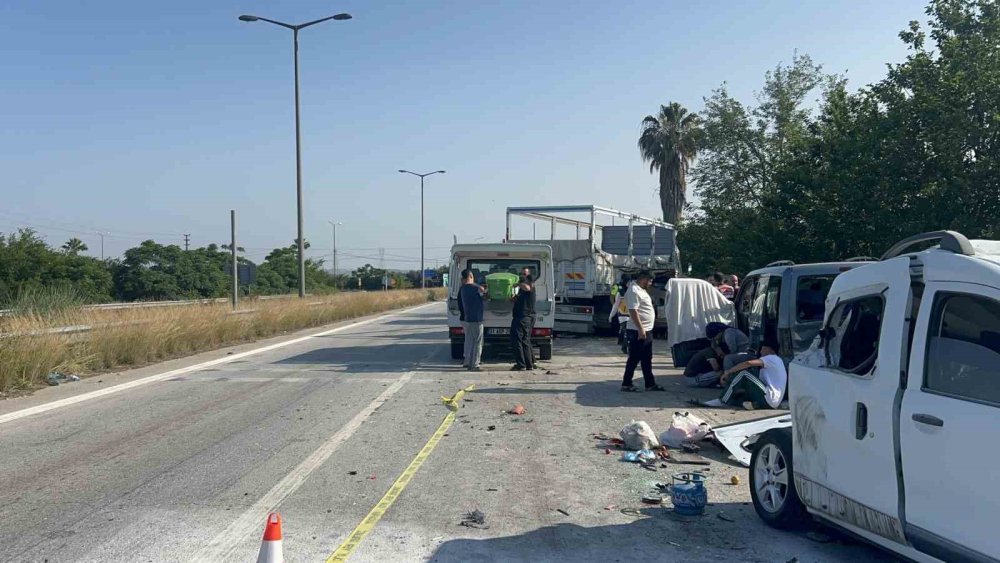 Bayramda katliam gibi kaza! Ölü ve çok sayıda yaralı var