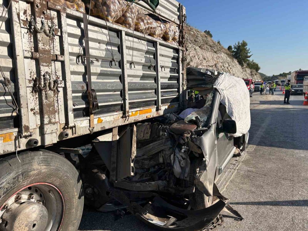 Konya'yı yasa boğan kaza! Aynı aileden 5 kişi hayatını kaybetti