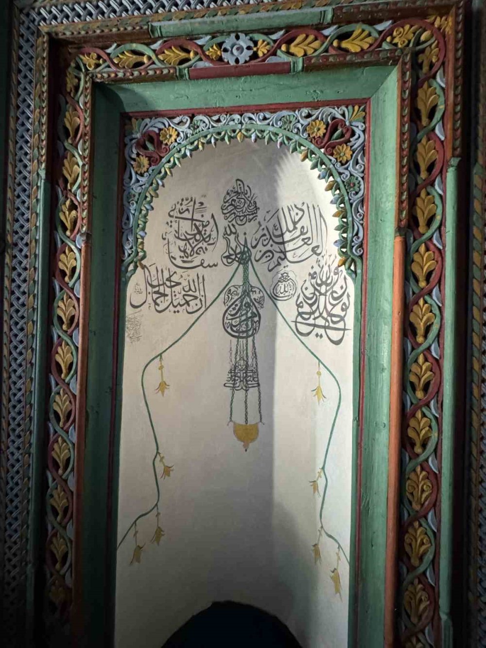 Avrupalılar terk edilen bu köye akın ediyor! Beton yapı yok