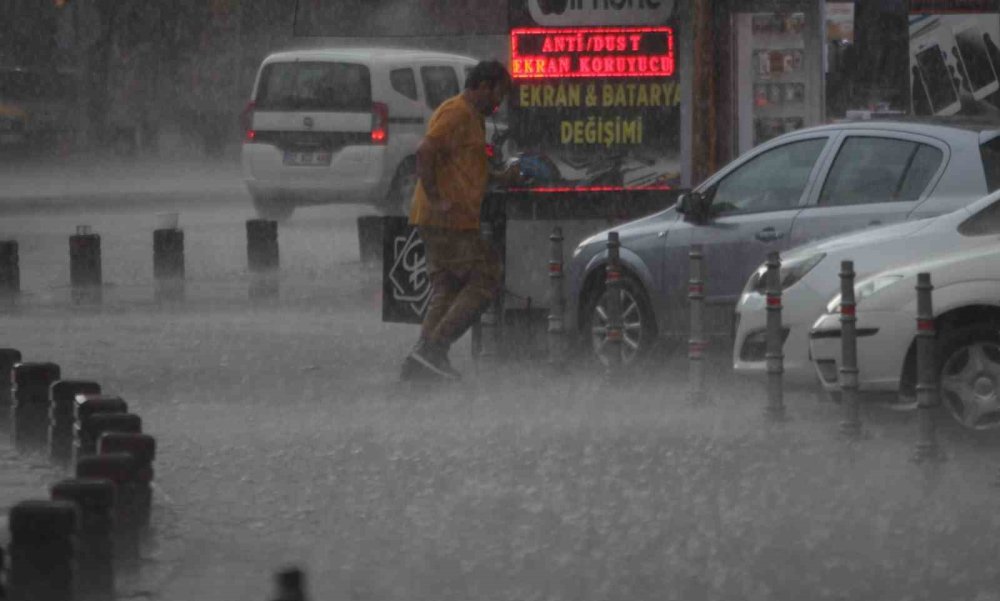 Konya yağış sonrası denize döndü! Yarın için uyarı yapıldı