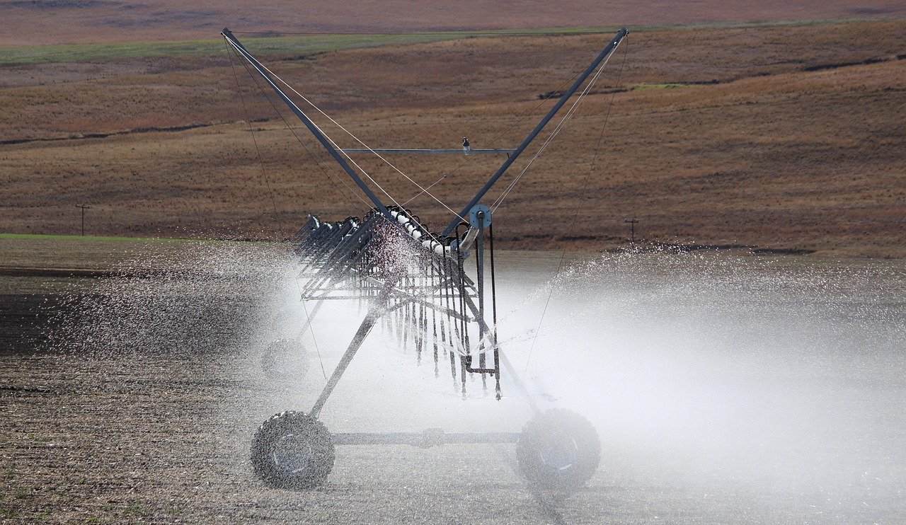 irrigation-4038805-1280.jpg