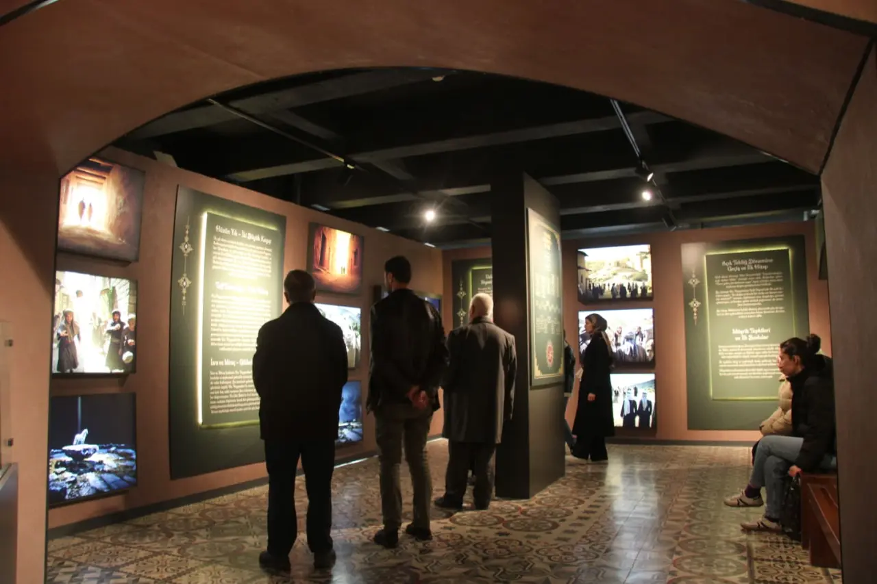 Konya'da manevi yolculuk! Siyer Sergisi büyük ilgi görüyor 1