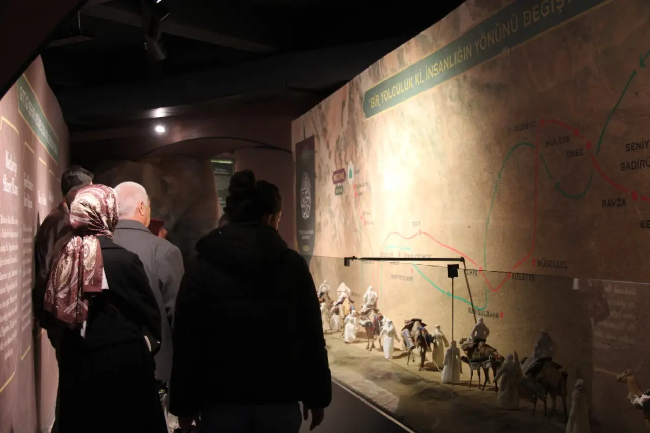 Konya'da manevi yolculuk! Siyer Sergisi büyük ilgi görüyor 3