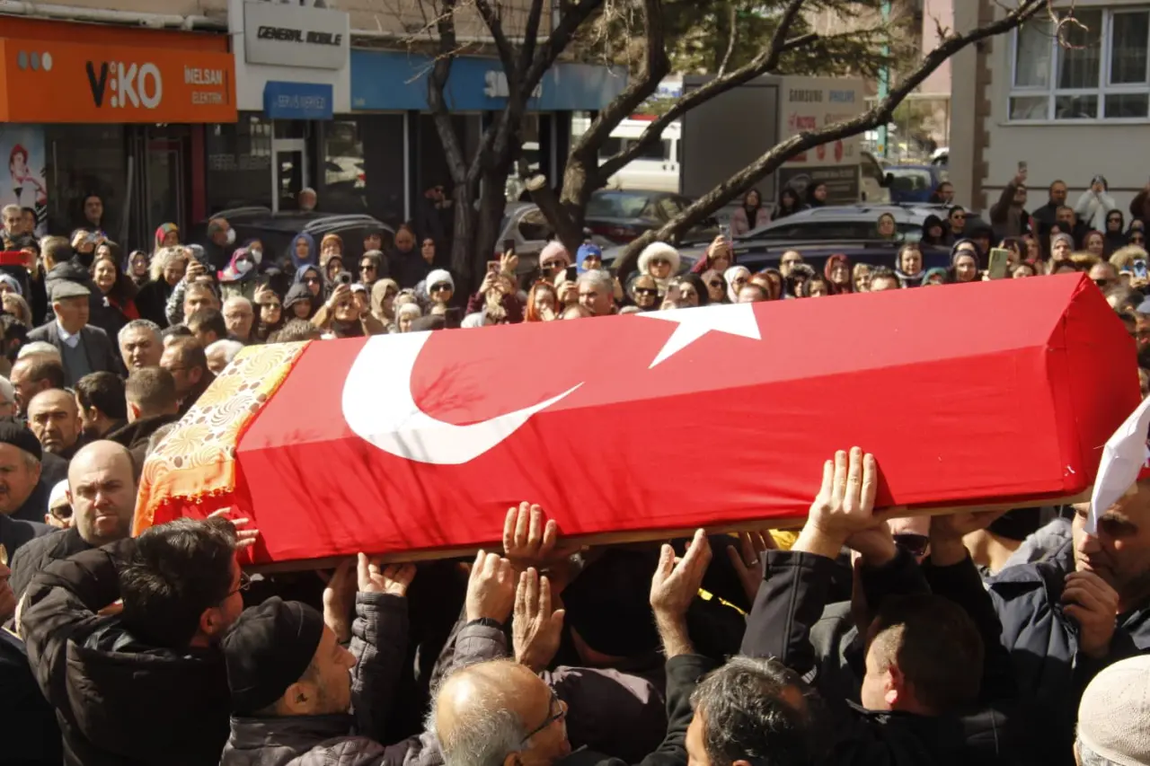 Öğretmen Fatma Nur Çelik, Konya'da son yolculuğuna uğurlandı 6