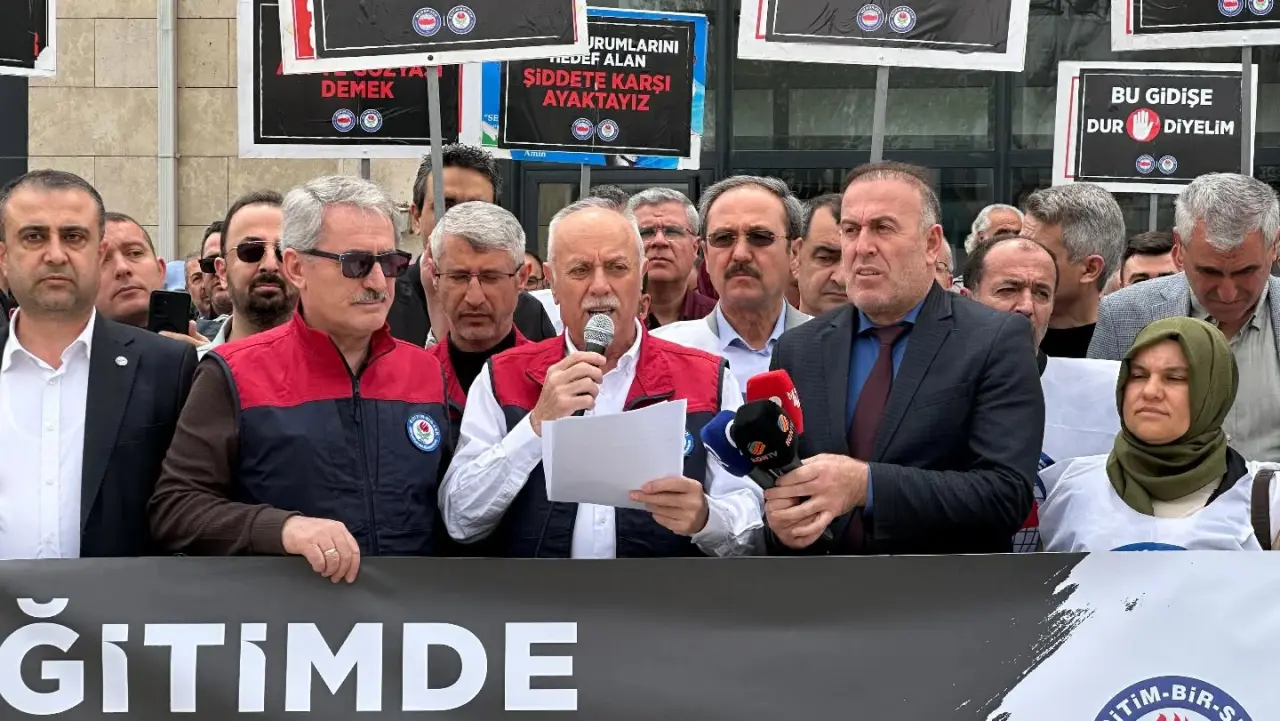 Konya’da eğitim sendikalarından Şanlıurfa'daki silahlı saldırıya tepki 1