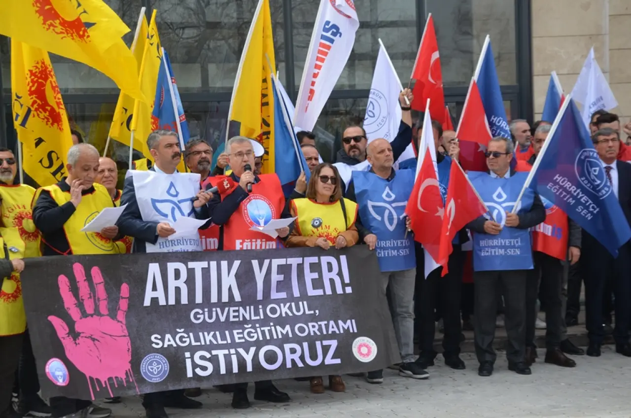 Konya’da eğitim sendikalarından Şanlıurfa'daki silahlı saldırıya tepki 3